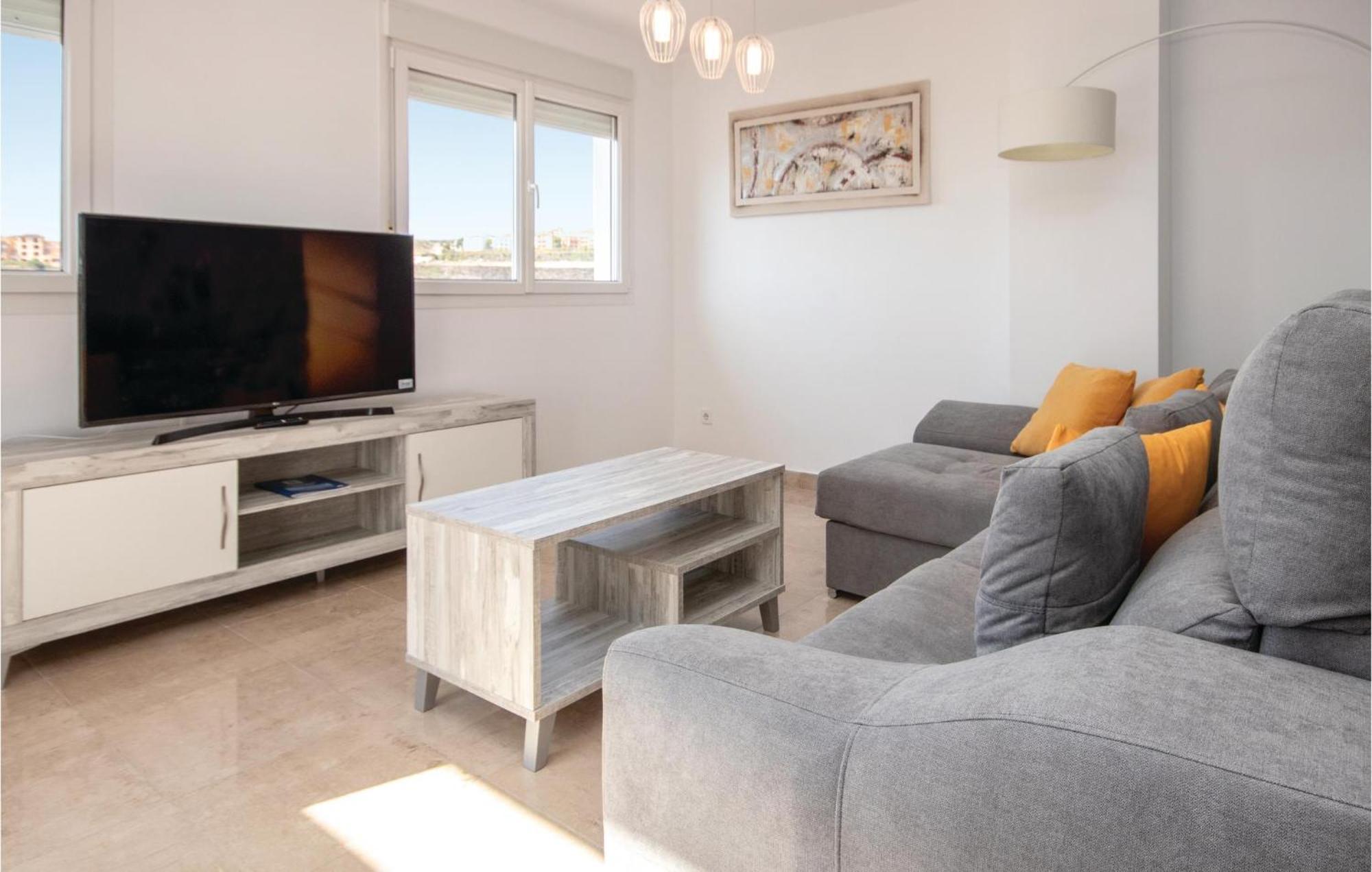 3 Bedroom Amazing Apartment In La Duquesa Castillo de Sabinillas Ngoại thất bức ảnh